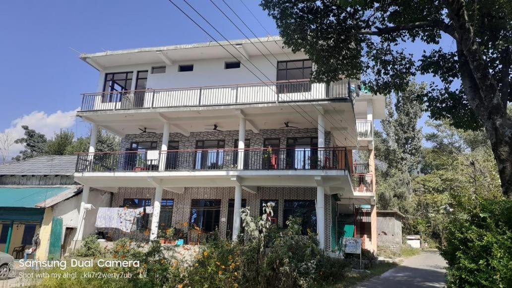 Mohinder & Mohindra Home Stay Bīr المظهر الخارجي الصورة